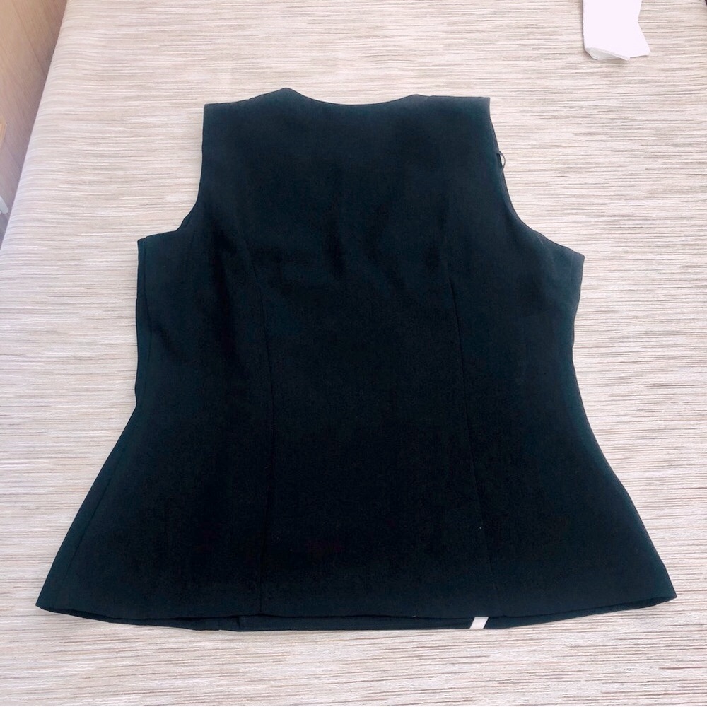 Sheri Martin New York Black White Sleeveless Top - Picture 15 of 16